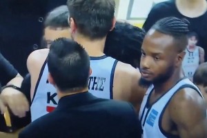 下賽季回NBA嗎？火箭舊將小凱文-波特在奧利匹亞科斯隊最后一場砍下23+14+10后淚灑賽場