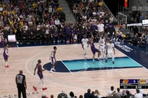 這能打到布萊斯進(jìn)NBA！詹姆斯站帽普拉姆利+排球大帽布克